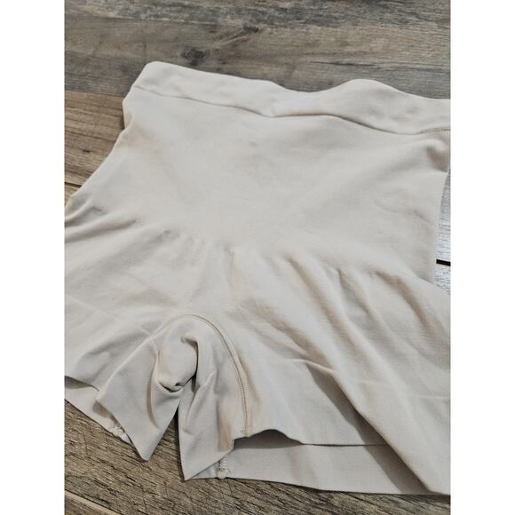 Assets By Spanx Beige Shapewear Bottoms Shorts Compression Shaping Womens Large - Picture 2 of 9